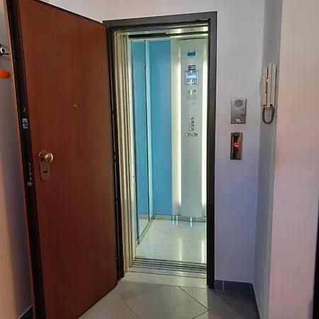 Apartment Genius Home